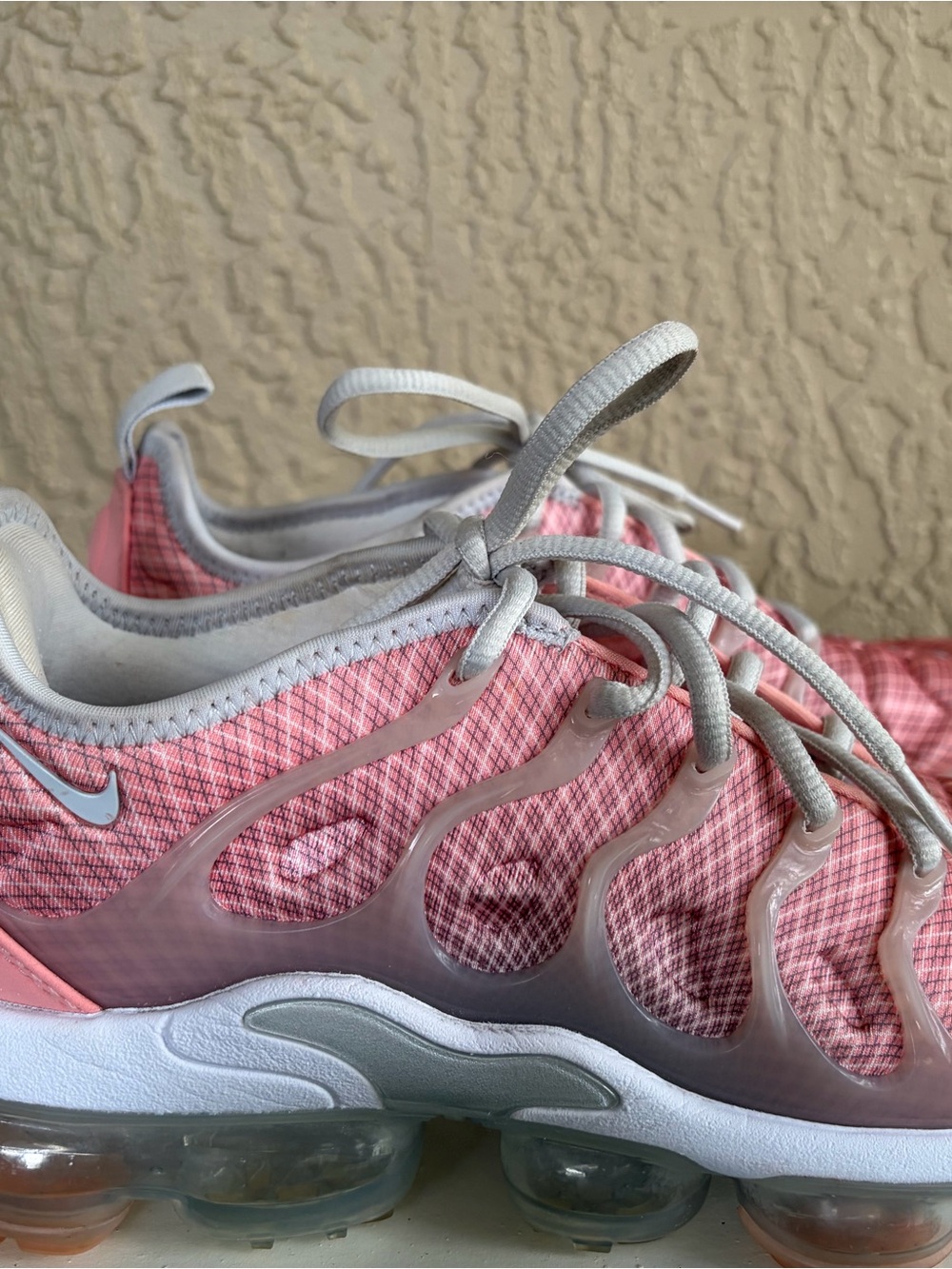 Nike Air VaporMax Plus "Bleached Coral" Pink Grid – Women's 7.5